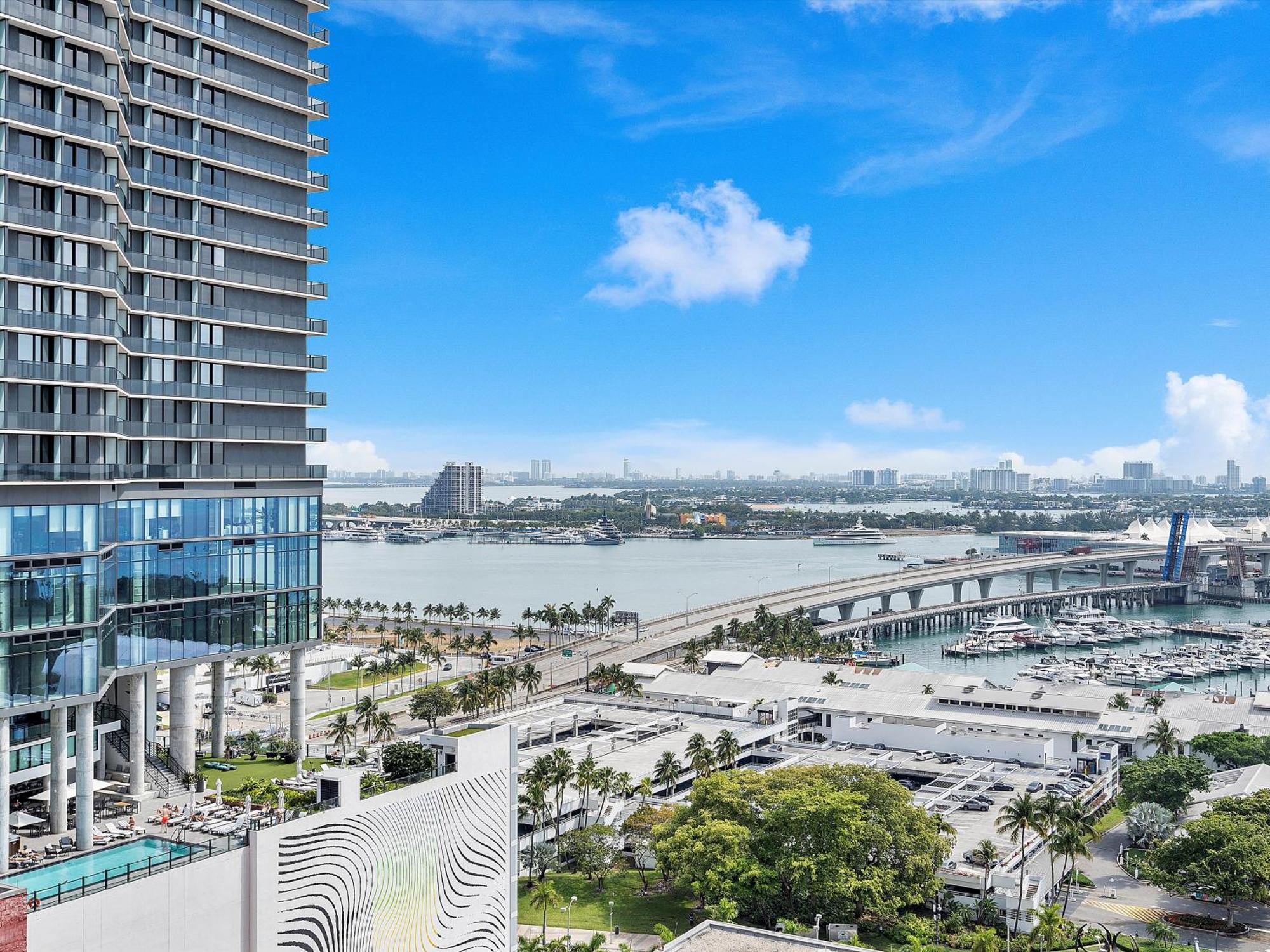 X-lounge - High-rise With Rooftop Pool & Panoramic Views Appartement *