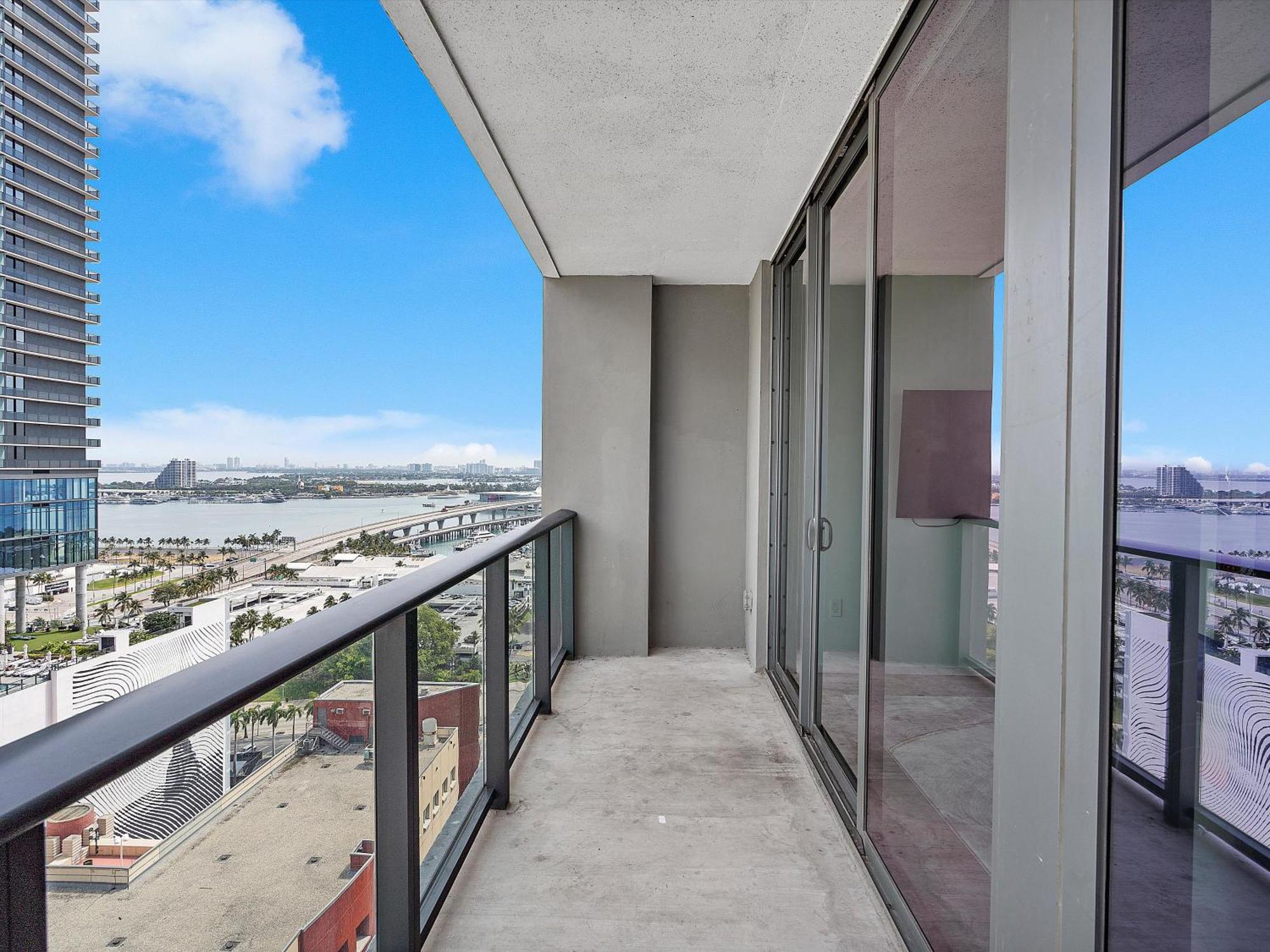 Appartement X-lounge - High-rise With Rooftop Pool & Panoramic Views *
