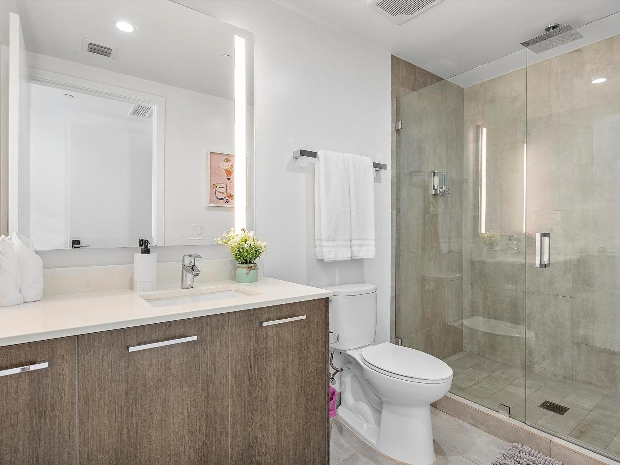 X-lounge - High-rise With Rooftop Pool & Panoramic Views